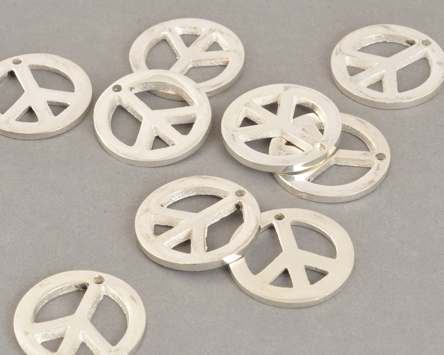 Casting Charms-25mm Peace-Silver-Quantity 1