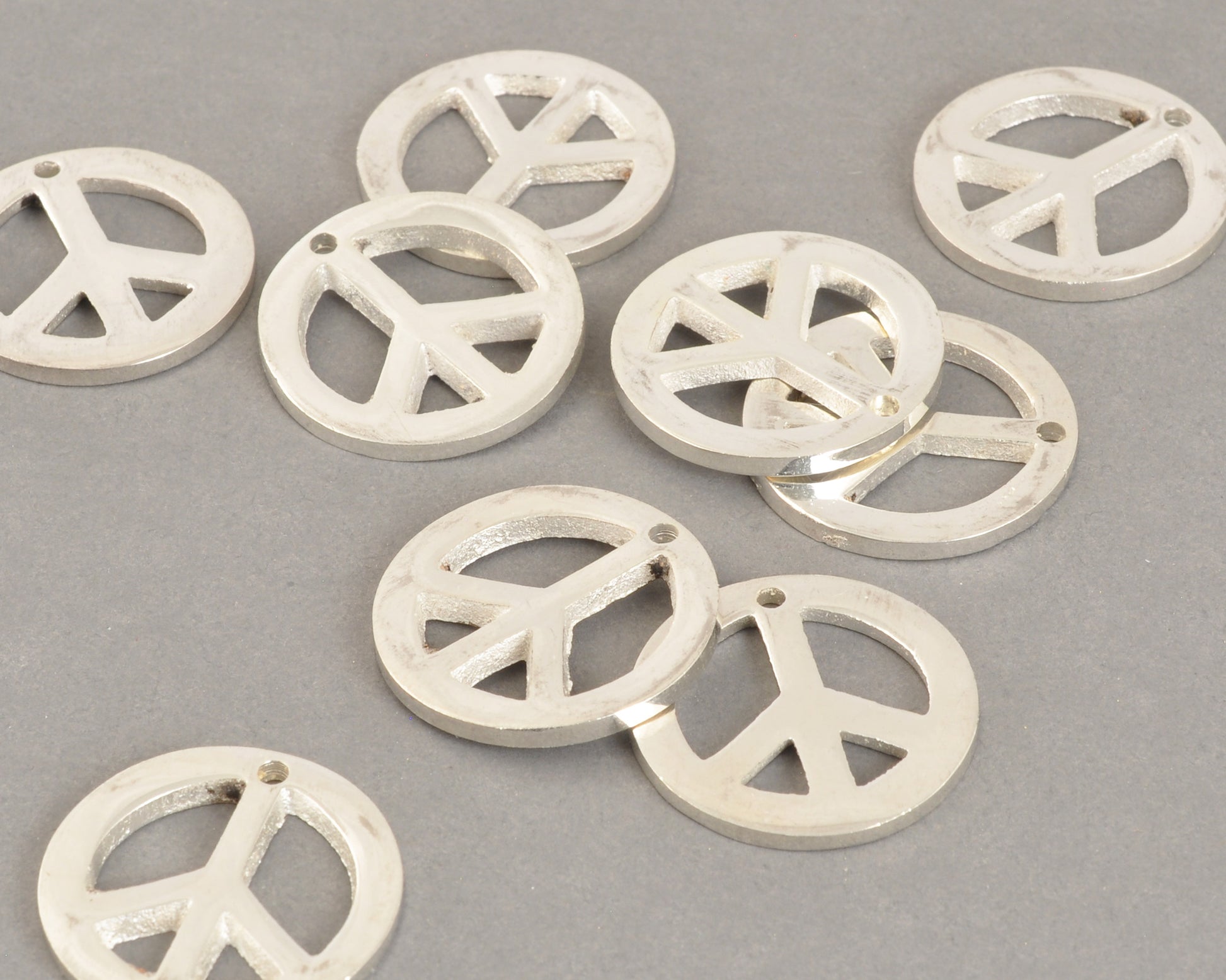 Casting Charms-25mm Peace-Silver-Quantity 1