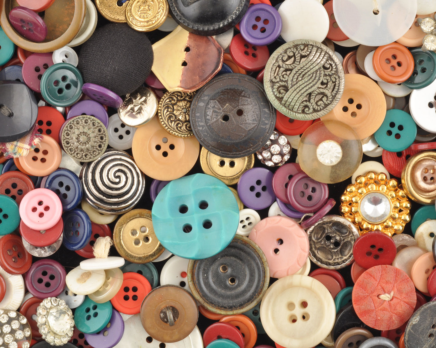 Mixed Vintage Assortment-Tamara's Buttons, Random Vintage/Antique Sewing Buttons-Craft, Junk Journal, Quilting, DIY Button Grab Bag-10 Grams