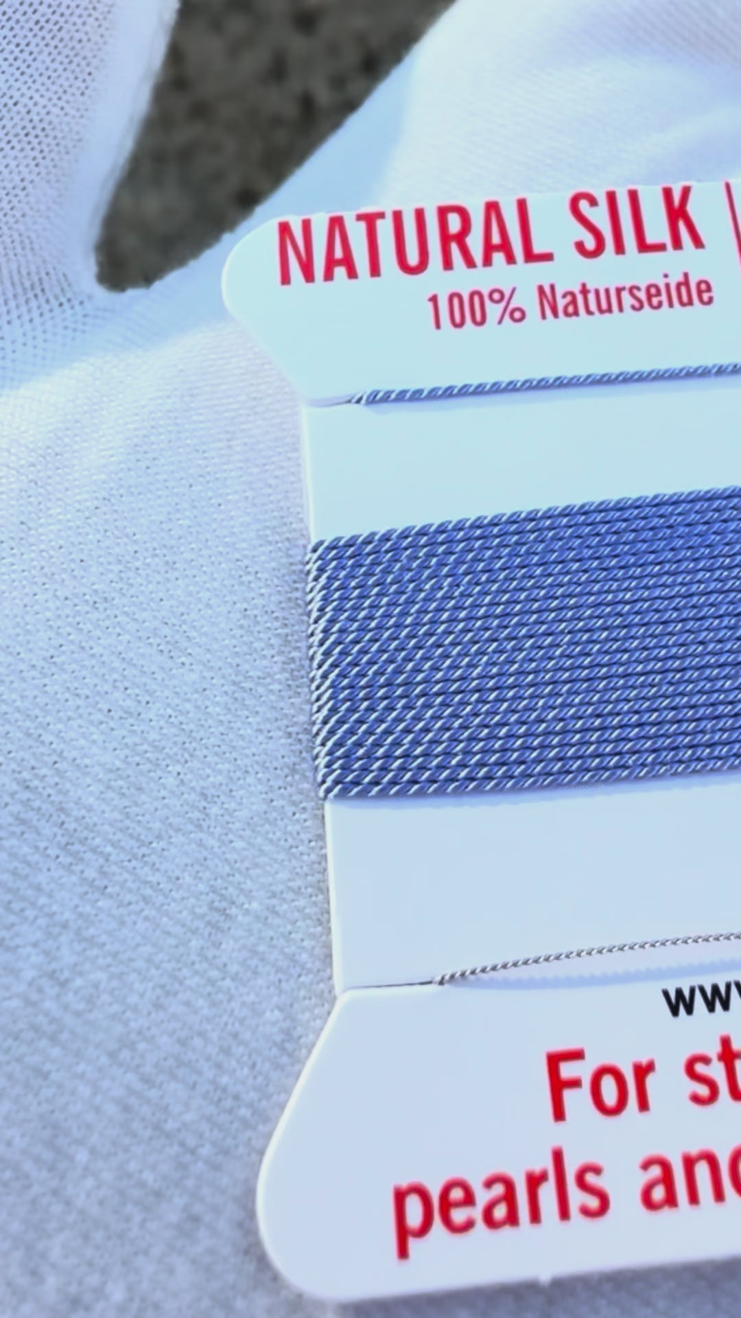 Griffin natural silk bead cord size 4 lilac with attached twisted needle 2 meter card