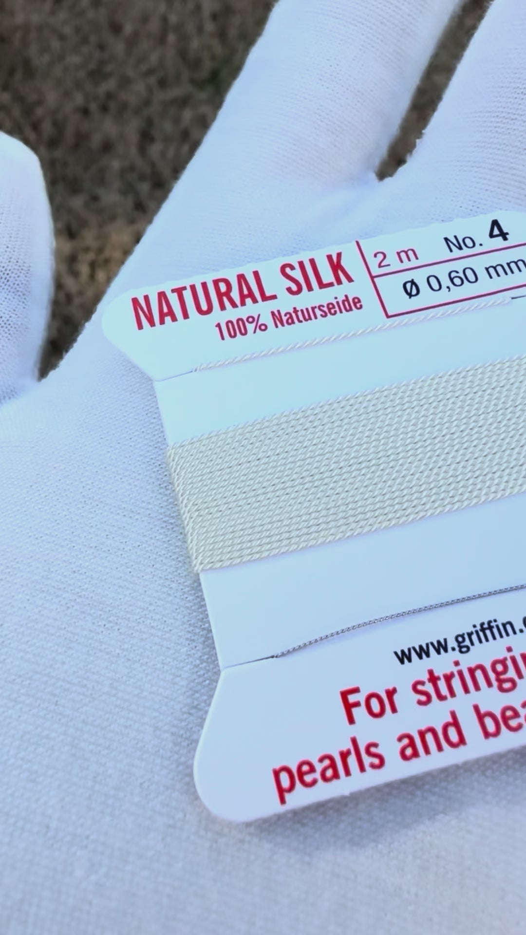 Griffin natural silk bead cord size 4 white with attached twisted needle 2 meter card