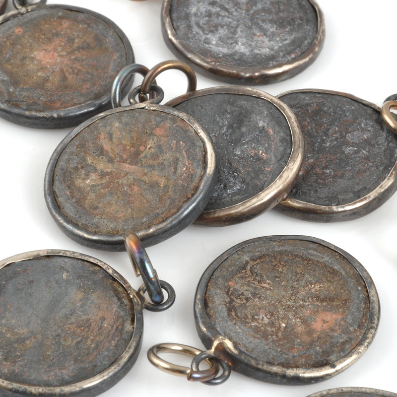 Casting Pendants-Brass-21mm Dharma Wheel-Metal Frame-Old Patina-Thailand-Quantity 1